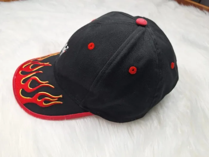 Casquette Harvard Square noire & rouge – Motif flammes – Vintage brodé (565) - photo numéro 3