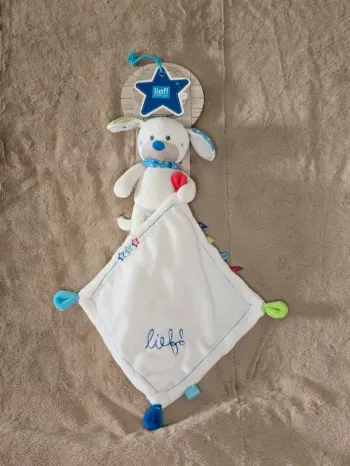 Peluche lapin avec carré doudou bleu