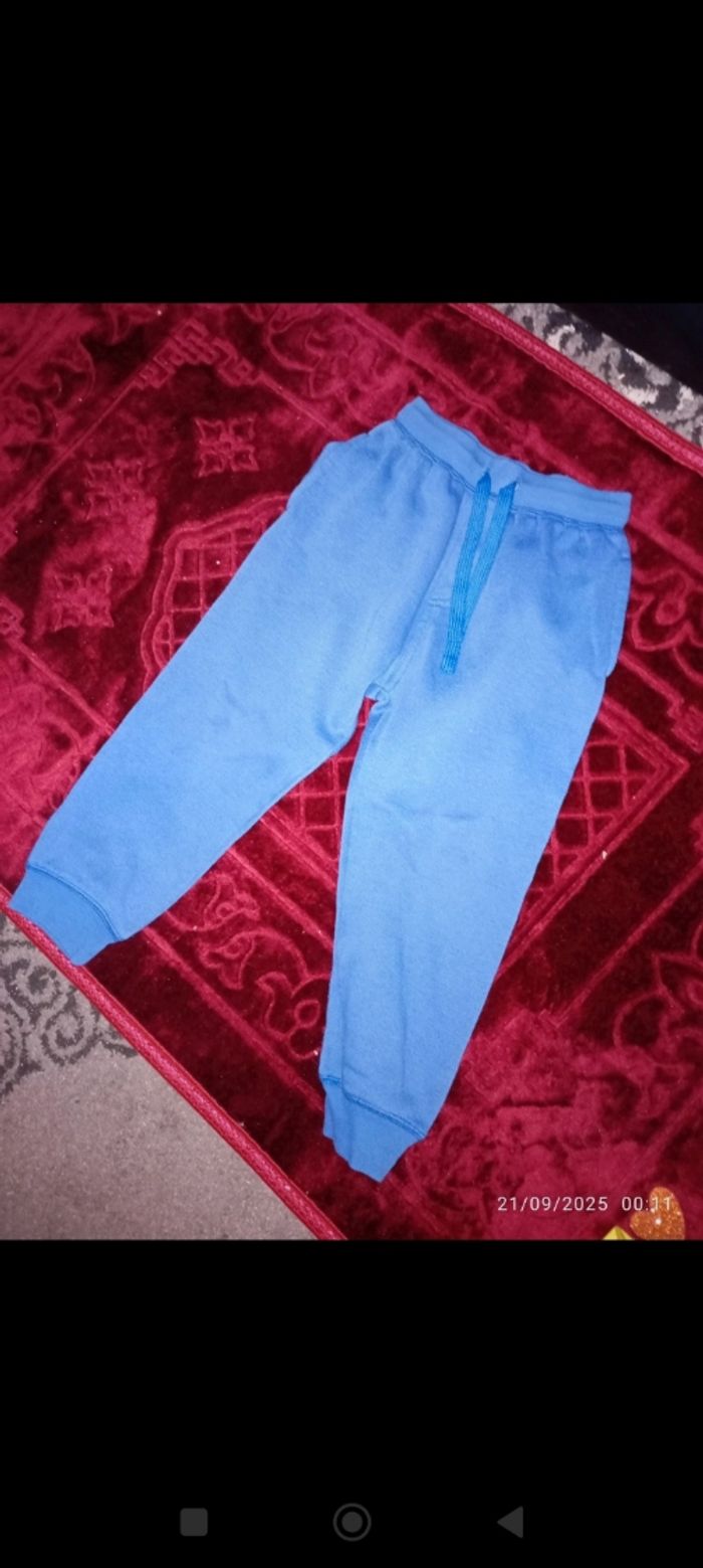 Lot pantalon garçon 5/6 ans - photo numéro 3
