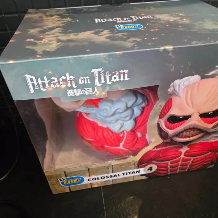 Tubbz xl: L’Attaque des Titans - Titan Colossal Grande Figurine De Canard en Cosplay De Collection - photo numéro 2