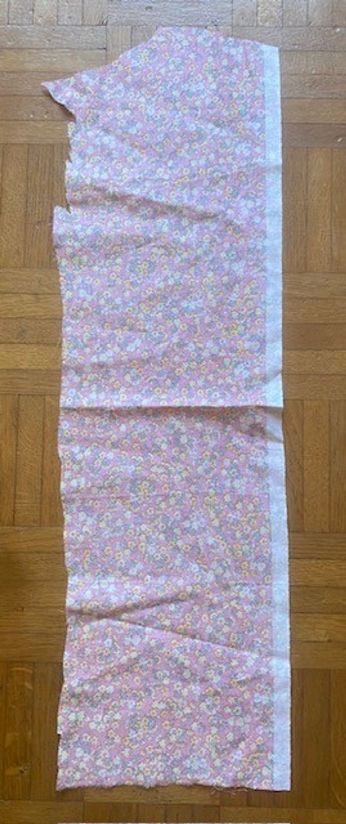 Chute de tissu imprimé à fleur - photo numéro 3