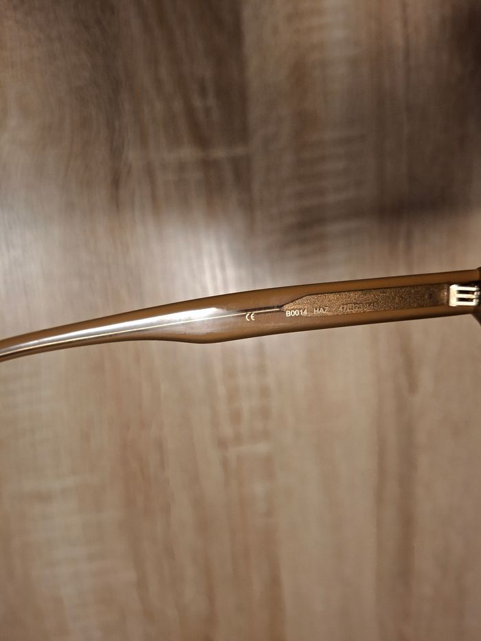 BLANC. : Lunettes de Soleil Tendance Oeil de Chat HZ B0014 – Comme Neuves! - photo numéro 8