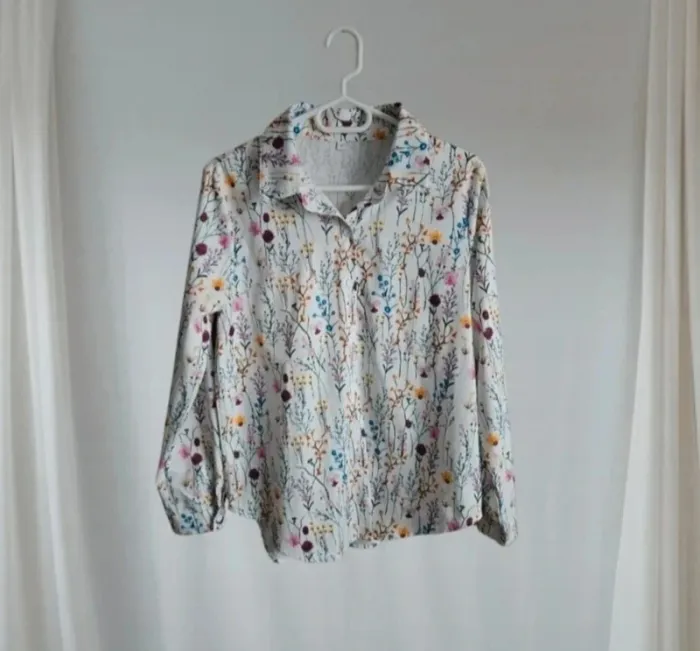 Chemisier fleuri blanc taille S - photo numéro 2