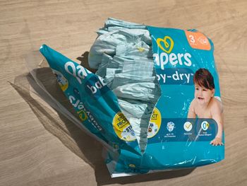 Couches Pampers taille 3 