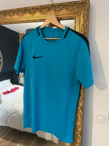 T-shirt Nike Dri Fit bleu ciel