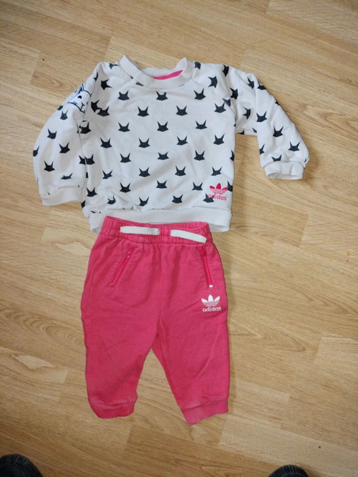 Ensemble sûrement adidas 6-9Mois