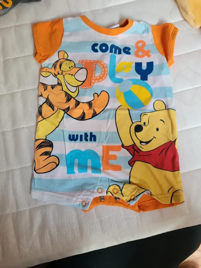 Combi-short bébé winnie