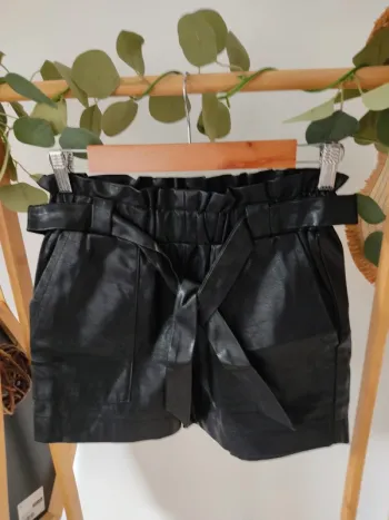 Short en simili Kiabi XS/34