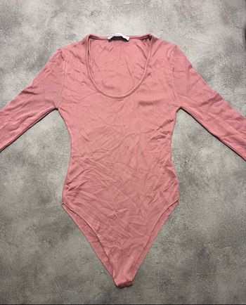 Body Zara rose poudré côtelé – manches longues