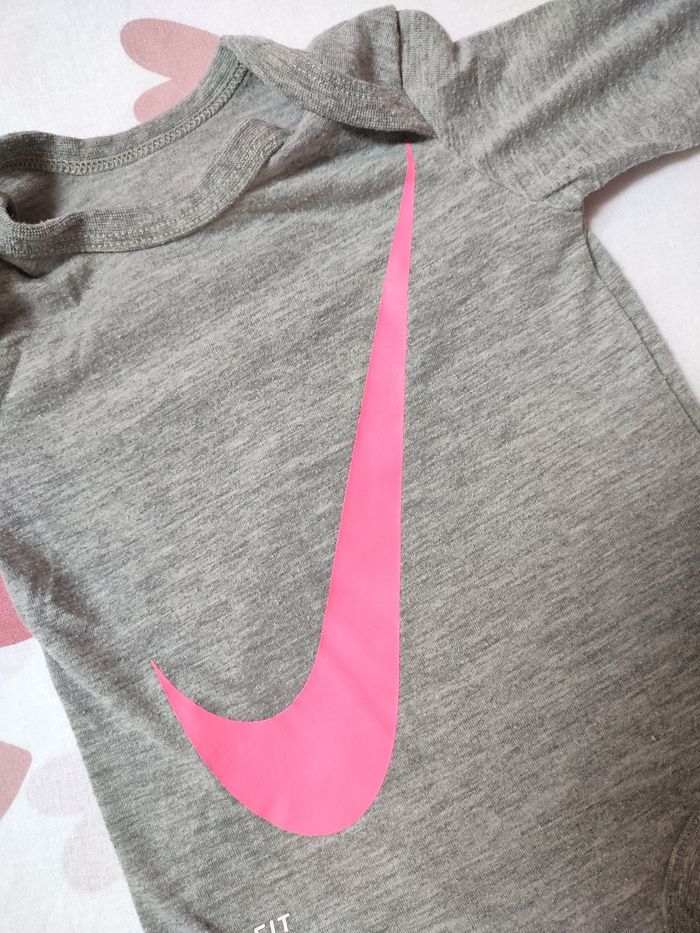 Bodies manches longues bébé fille - 0/3 mois - Très bon état - Nike - photo numéro 4