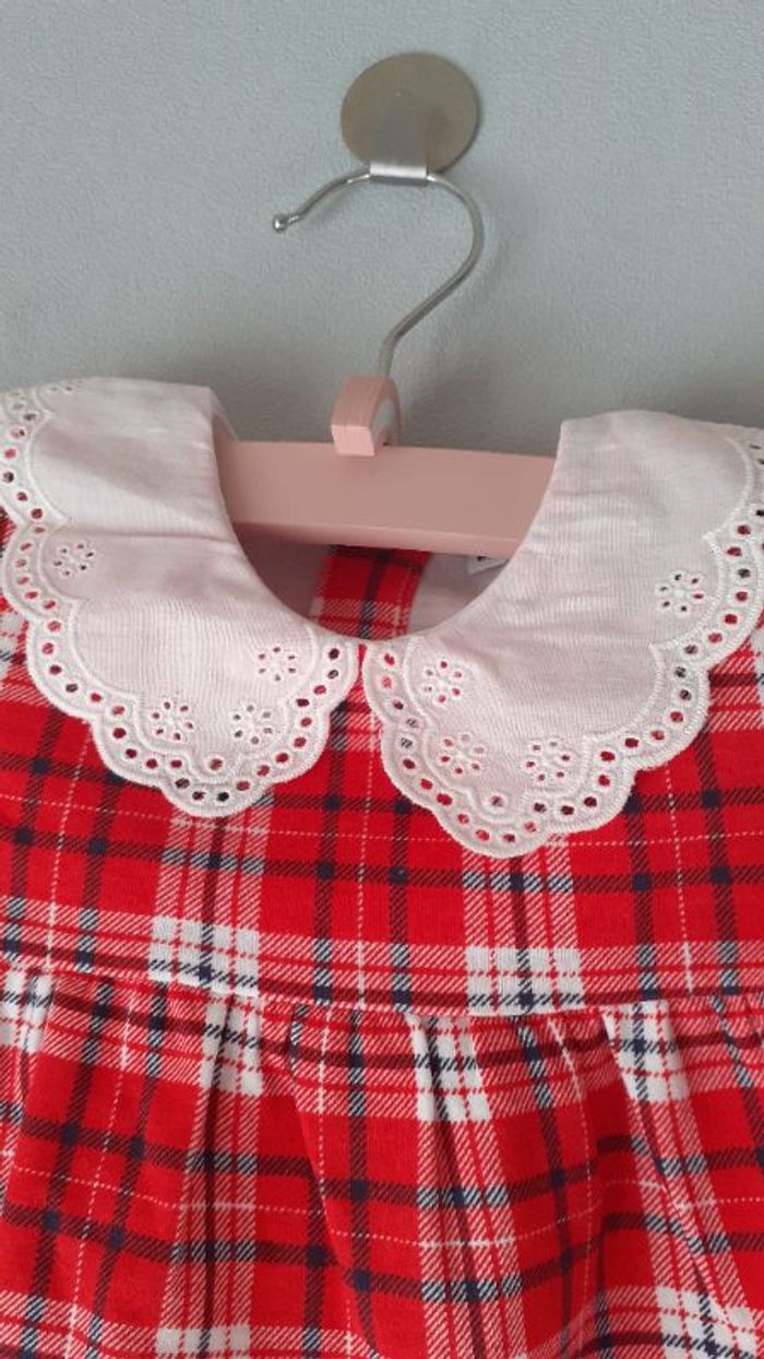 Robe a carreaux avec col dentelle - photo numéro 2