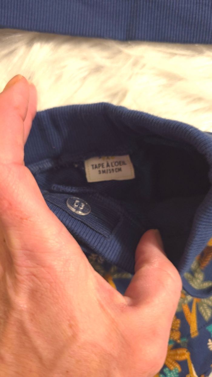 NEUF (non porté)💙🤩😍 superbe ensemble sweat et short molleton 3 mois garçon 💙💙😍🤩 - photo numéro 7