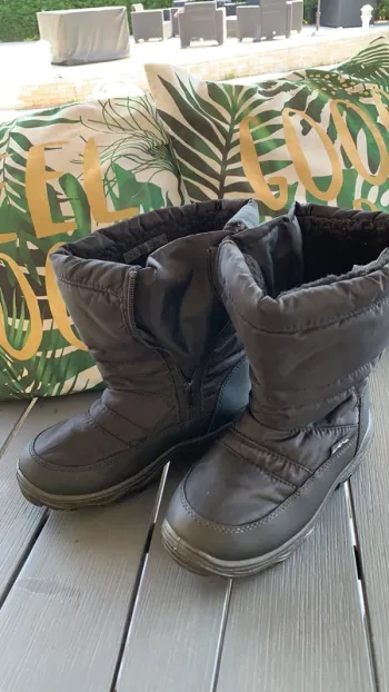Bottes de neige taille 33 comme neuves