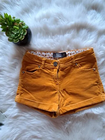 Short moutarde