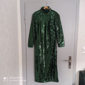 Longue robe verte sequins t36 neuve