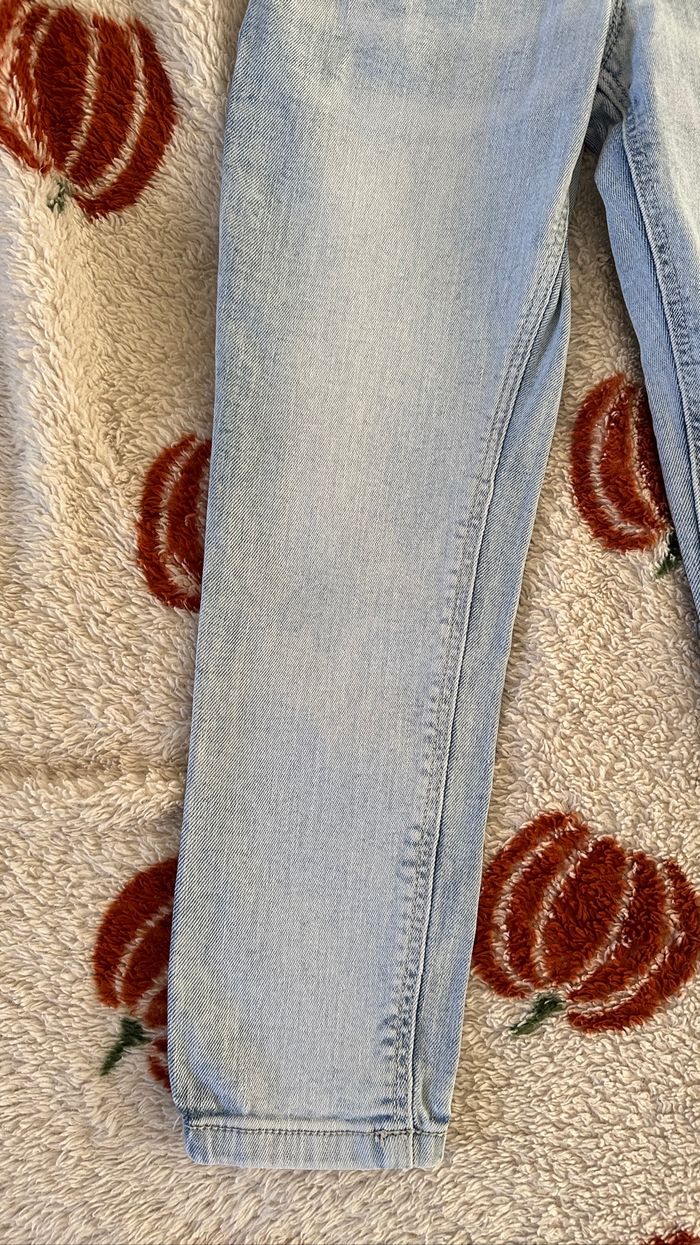 💜 Jeans bleu clair Primark taille 5/6 ans 💜 - photo numéro 3
