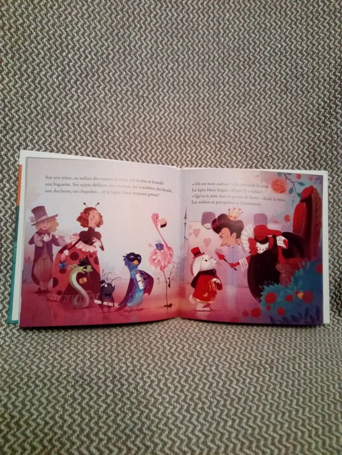 Une aventure avec Alice au pays des merveilles/série Au Pays des Livres - Hachette Jeunesse - photo numéro 5