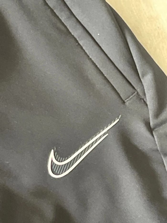Ensemble Nike pantalon tee shirt - photo numéro 3