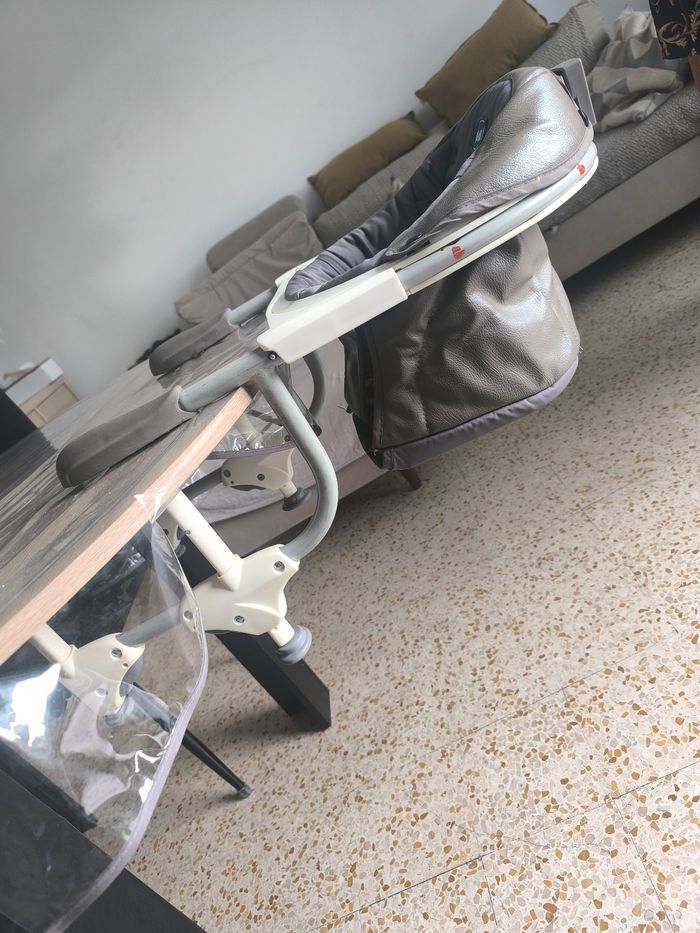 Siège de table - photo numéro 3