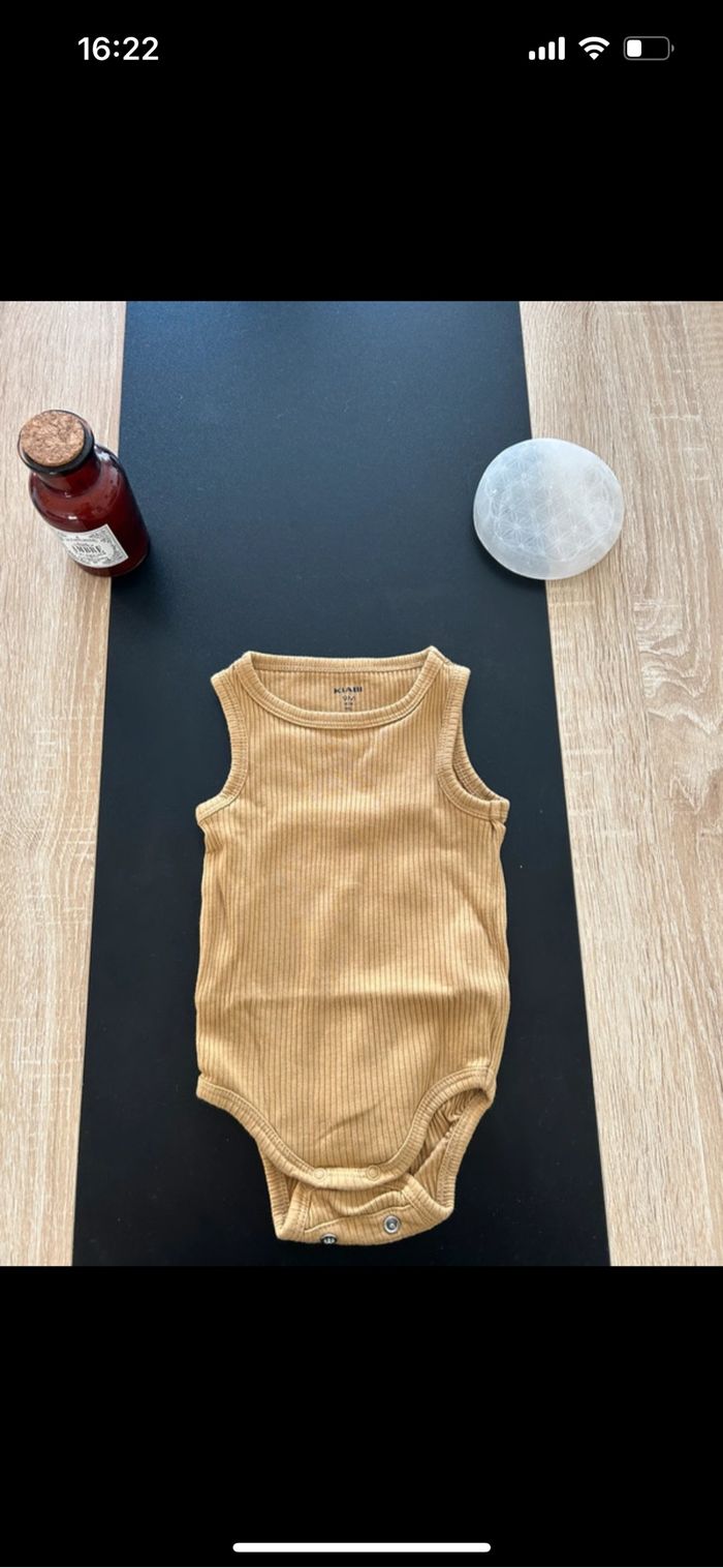 Lot de 4 bodies sans manche - photo numéro 4