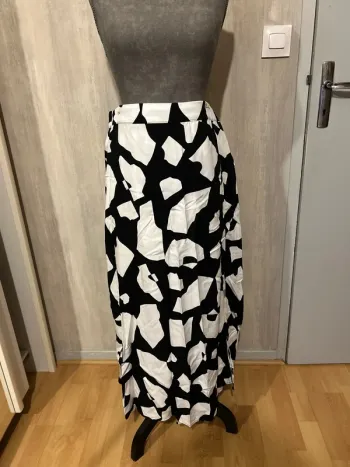 Jupe longue noir et blanches
