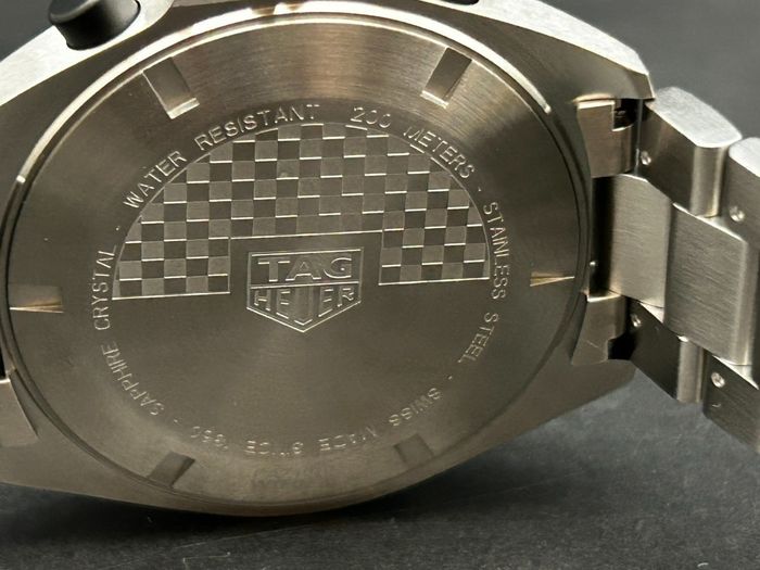 Montre pour homme Tag Heuer Formule 1 cadran noir 43 mm - photo numéro 4