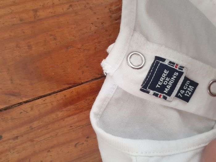 2 tee shirts 12 mois jamais portés - photo numéro 2