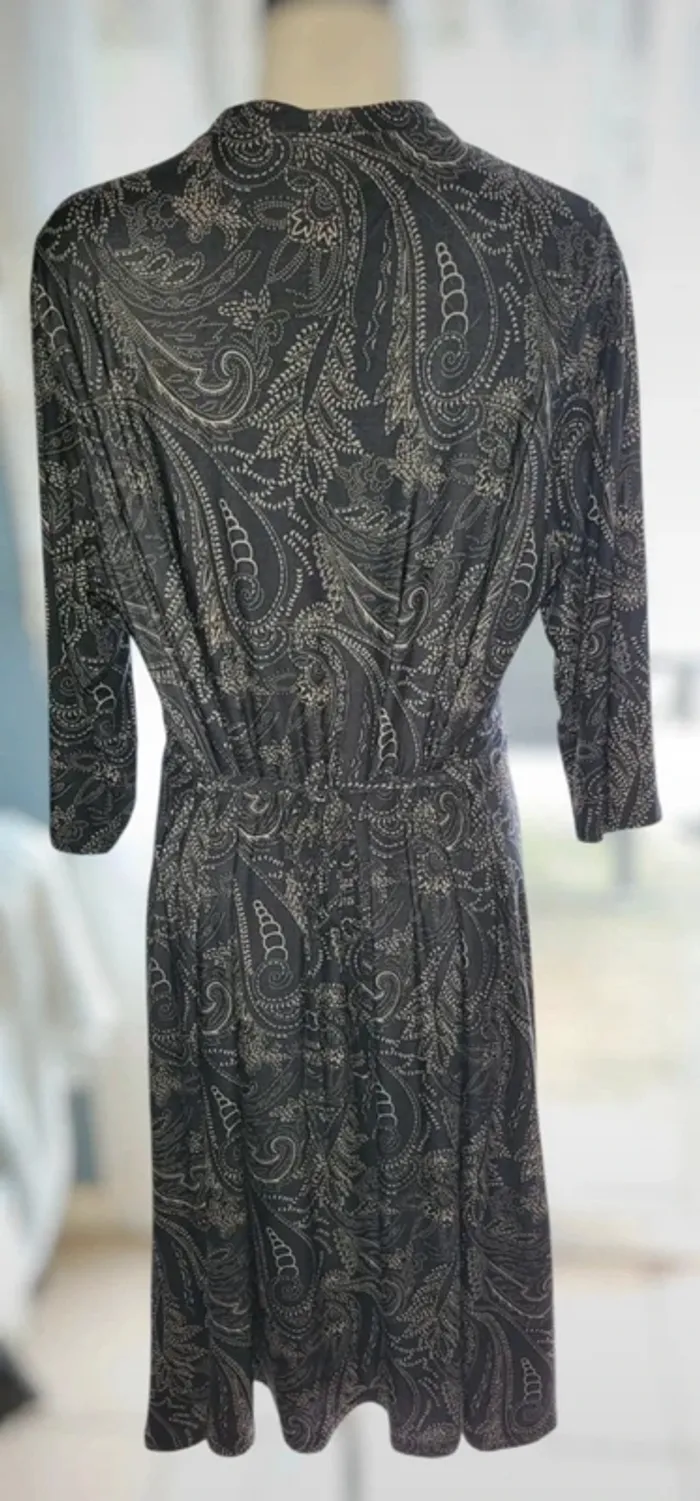 Élégante robe paisley à manches 3/4 – Tendance et Chic - photo numéro 3