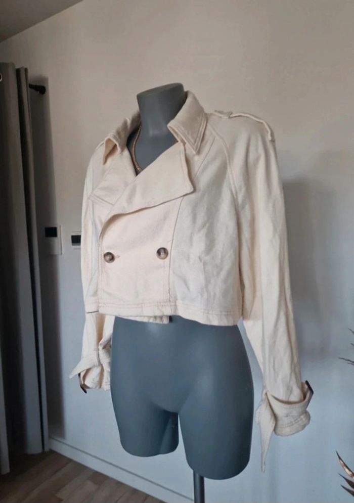Blazer court couleur crème Stradivarius - photo numéro 14