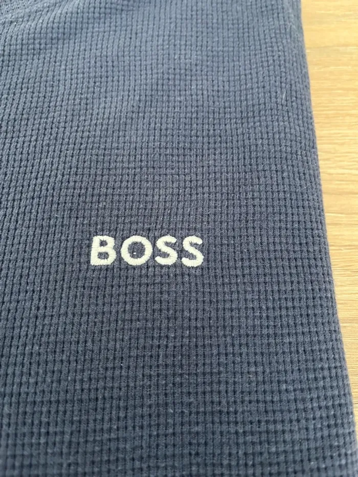 T-shirt boss logo brodé - photo numéro 2