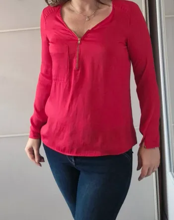 blouse rouge brillant Bershka taille s