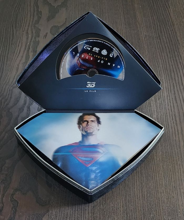 Coffret Superman Man of Steel Édition Ultimate Collector Boîtier Métal Blu-Ray + DVD - photo numéro 6