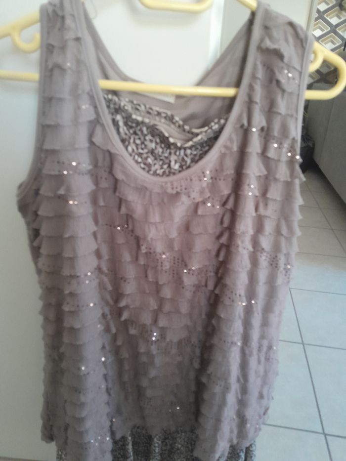 Ensemble jupe tee shirt et gilet - photo numéro 2