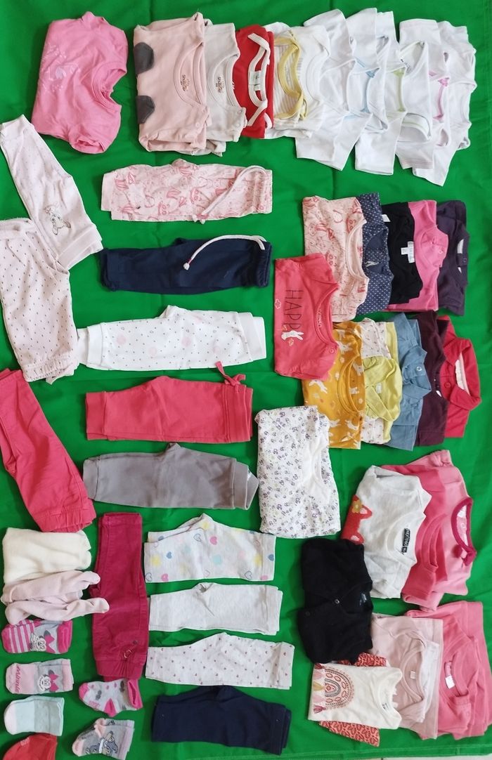Lot de 51 vêtements 3 mois fille
