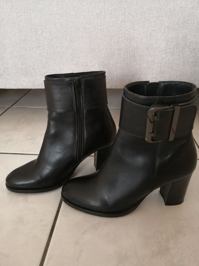 Bottine noir avec boucle