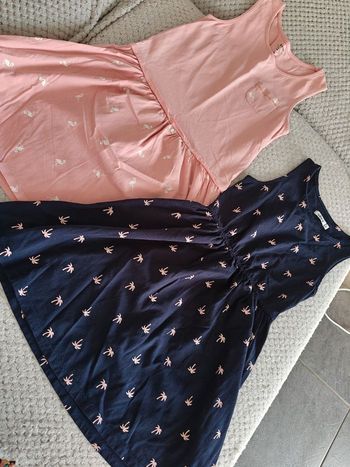 Lot de 2 robes en 8 ans très bon état 