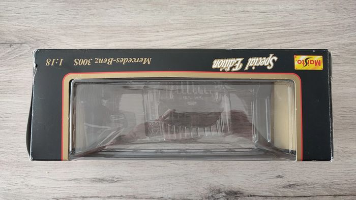 Boite vide pièce détachée miniature Mercedes Benz 300S 1955 Maisto 1/18 1/18ème #B66 - photo numéro 4