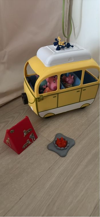 Camping car peppa