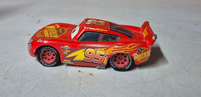 Flash McQueen miniature mattel Disney pixar - photo numéro 5