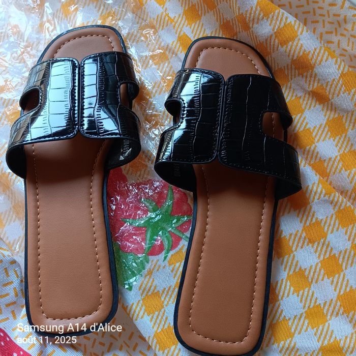 Claquettes, sandales - photo numéro 2