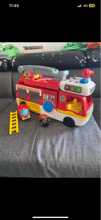 Super camion caserne de pompier tut tut bolides