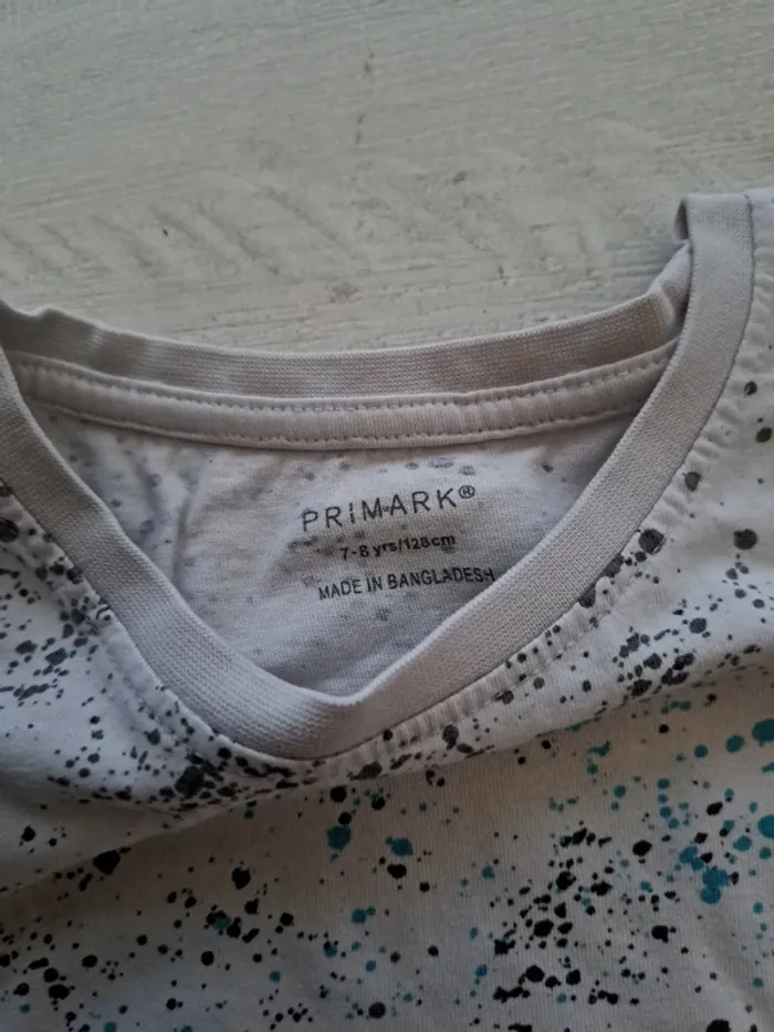 T-shirt Primark - 7/8 ans - taille 128cm - tacheté coloré - photo numéro 3