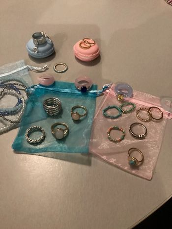 Lot de bijoux fantaisie