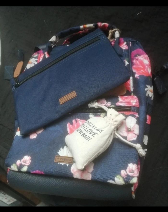 Sac a dos Cabaïa, Osaka, Neuf avec étiquette
Taille small 32x23x13cm
2 pochettes - photo numéro 2