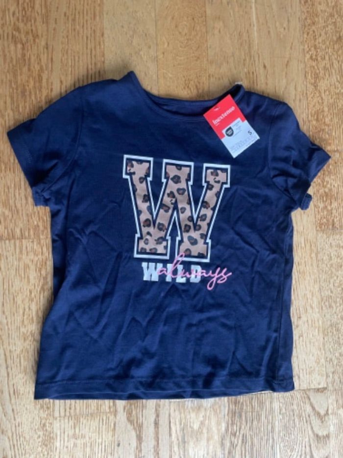 TEE shirt neuf 5 ans