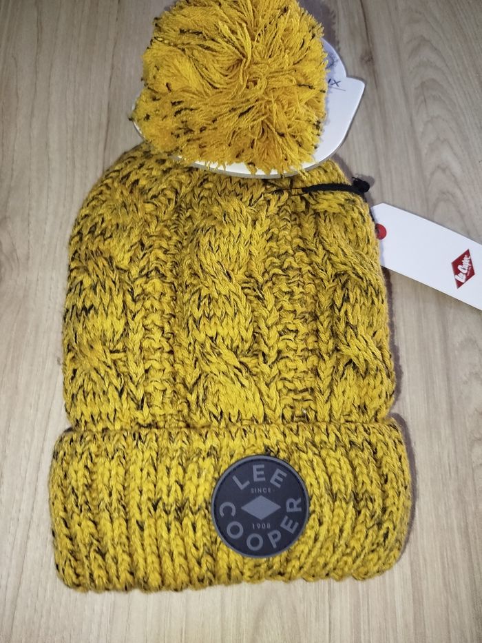 Bonnet avec pompon