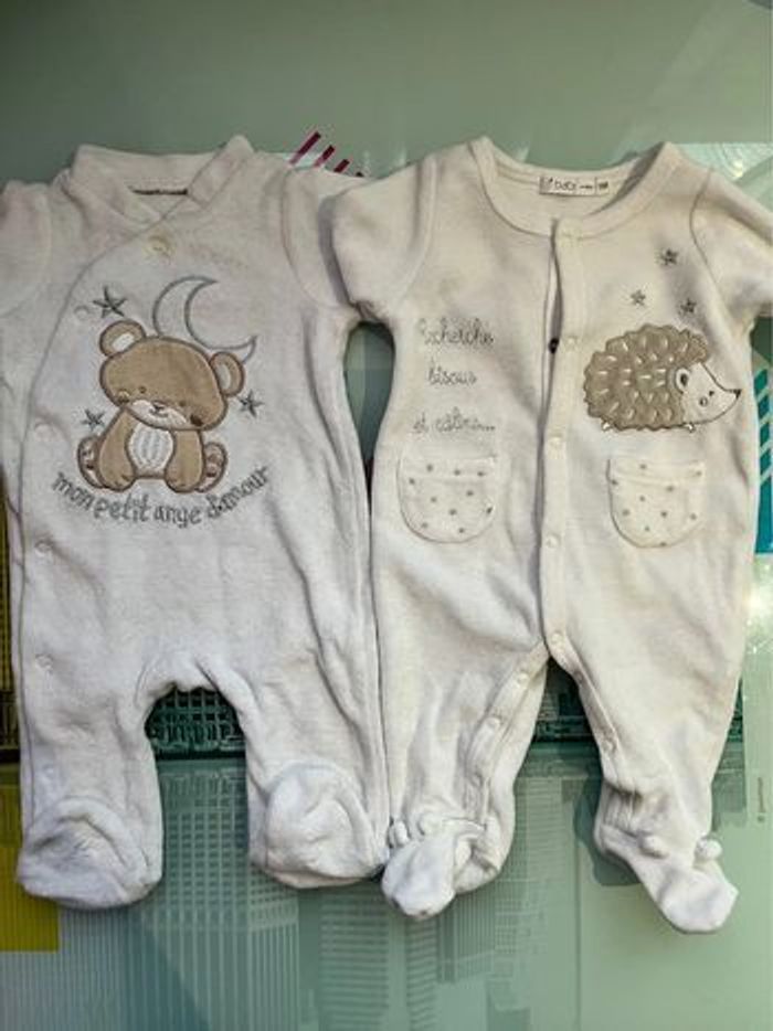 2 pyjamas velours 1 mois