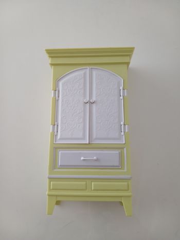 Armoire Miniature Barbie - Jaune Pastel & Blanc