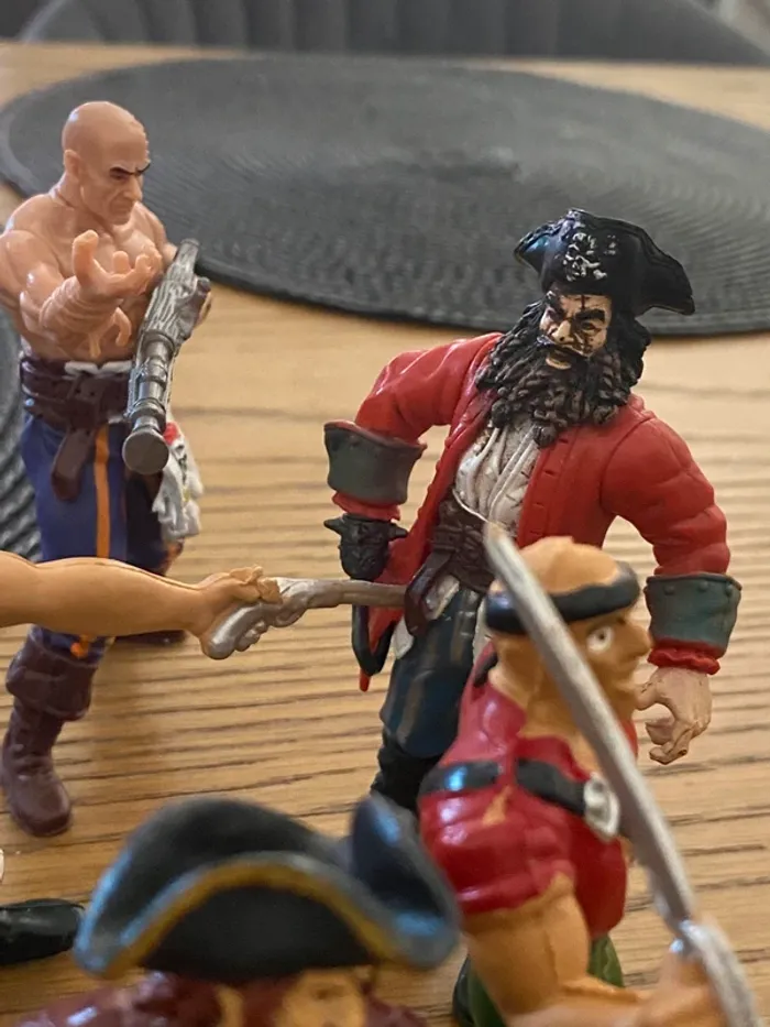 Lot de 7 figurines pirates - photo numéro 6