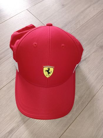 Casquette ferrari taille unique